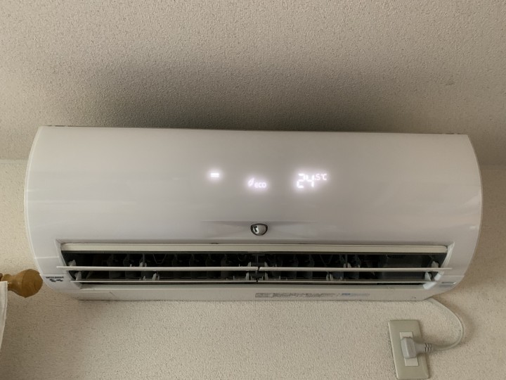掃除中 コードレス高圧洗浄機 ノズルアタッチメント付き電動高圧洗浄機